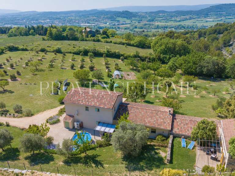 Property Apt - 6 bedrooms - 270m²