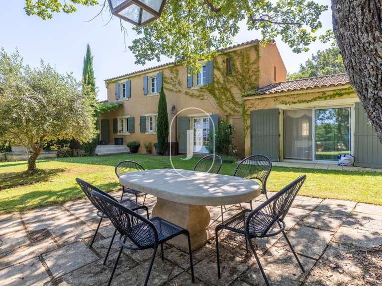 Propriété Apt - 4 chambres - 192m²