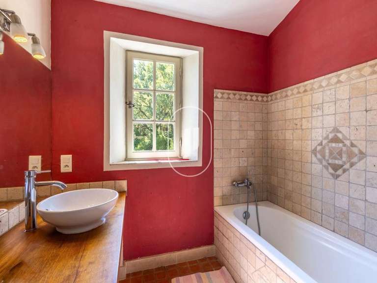 Propriété Apt - 4 chambres - 192m²