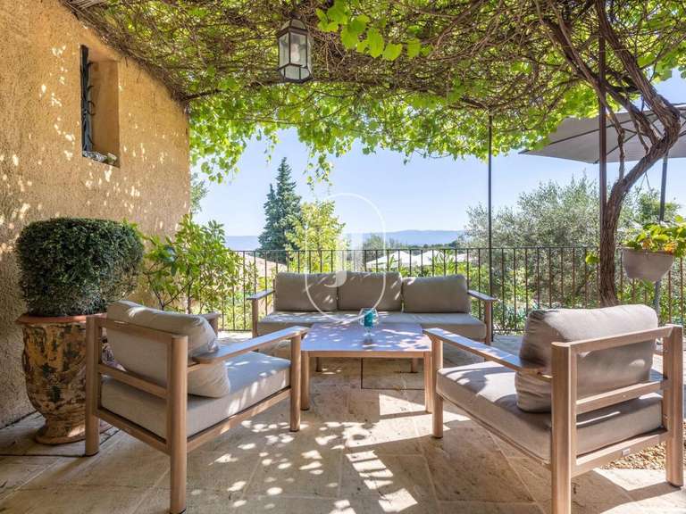 Propriété Apt - 4 chambres - 192m²