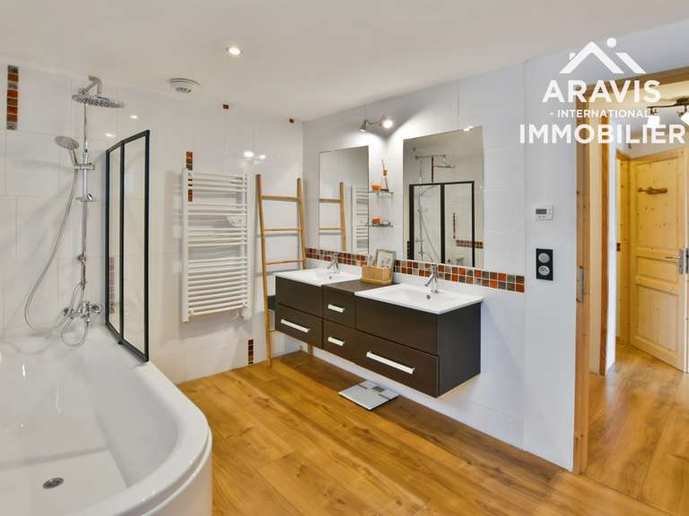 Maison Arâches-la-Frasse - 3 chambres - 133m²