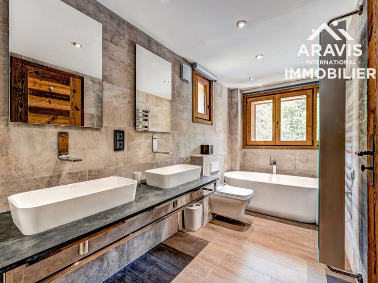 Maison Arâches-la-Frasse - 6 chambres - 273m²