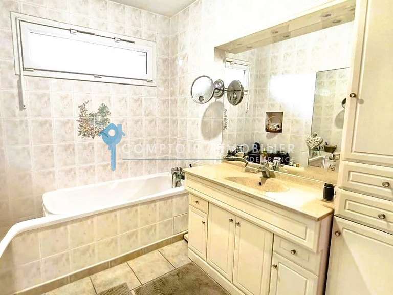 Maison Aramon - 5 chambres - 151m²