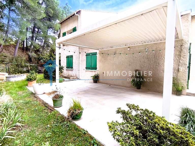 Maison Aramon - 5 chambres - 151m²