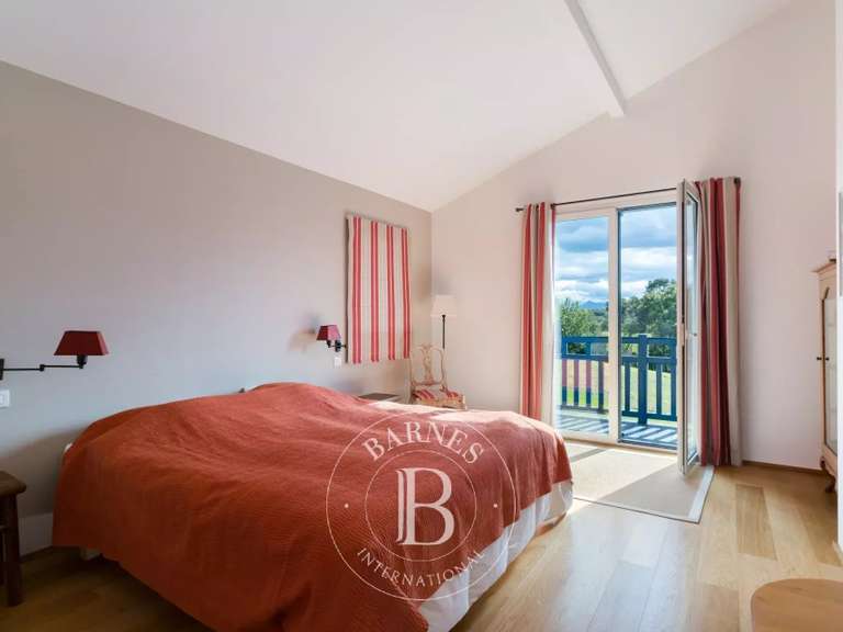 House Arbonne - 6 bedrooms - 482m²