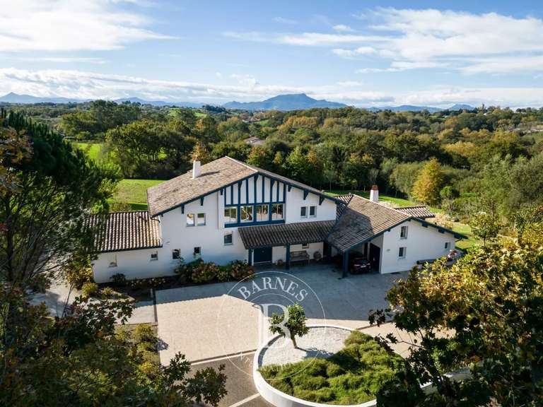 House Arbonne - 6 bedrooms - 482m²