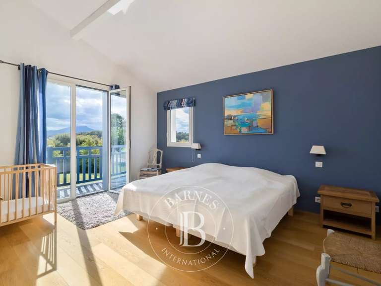 House Arbonne - 6 bedrooms - 482m²