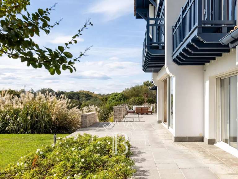 House Arbonne - 6 bedrooms - 482m²