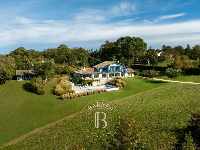 House Arbonne - 6 bedrooms - 482m²