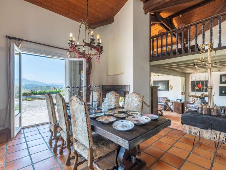 Maison Arbonne - 4 chambres - 201m²