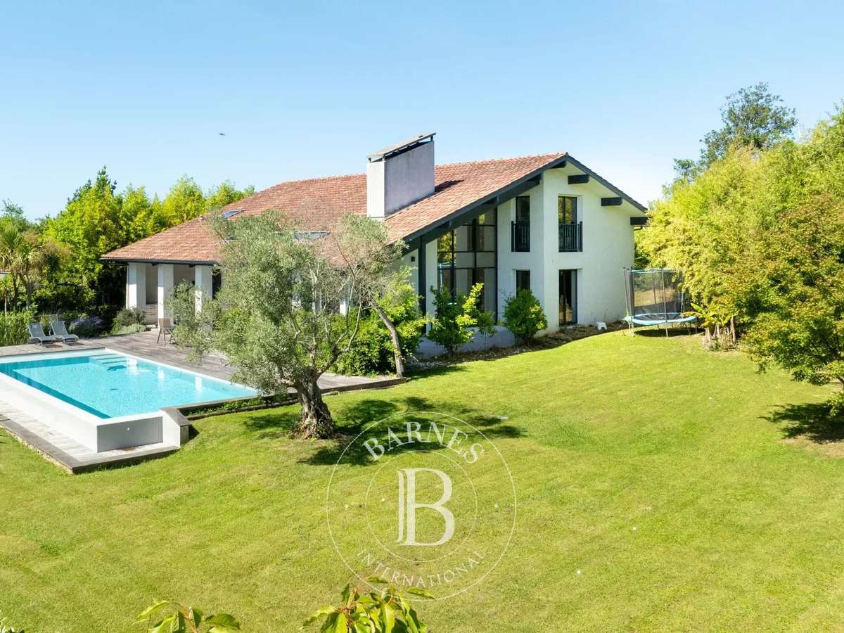 House Arbonne