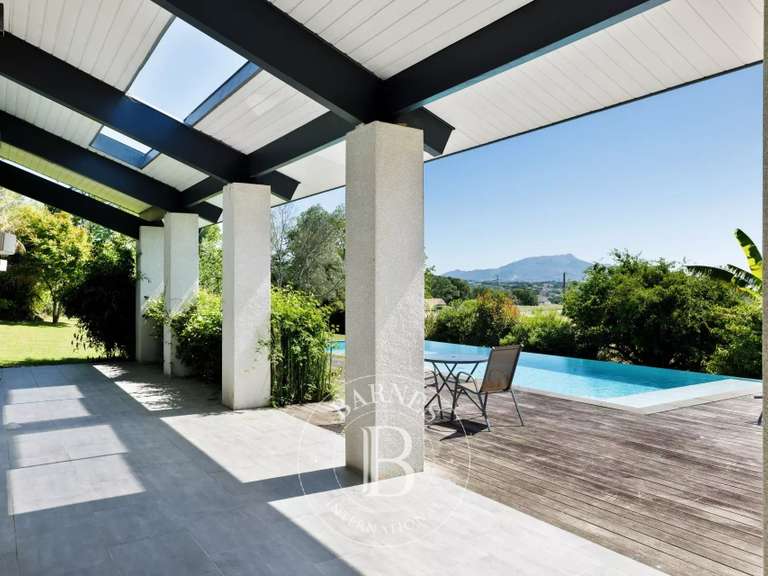 Maison Arbonne - 4 chambres - 198m²