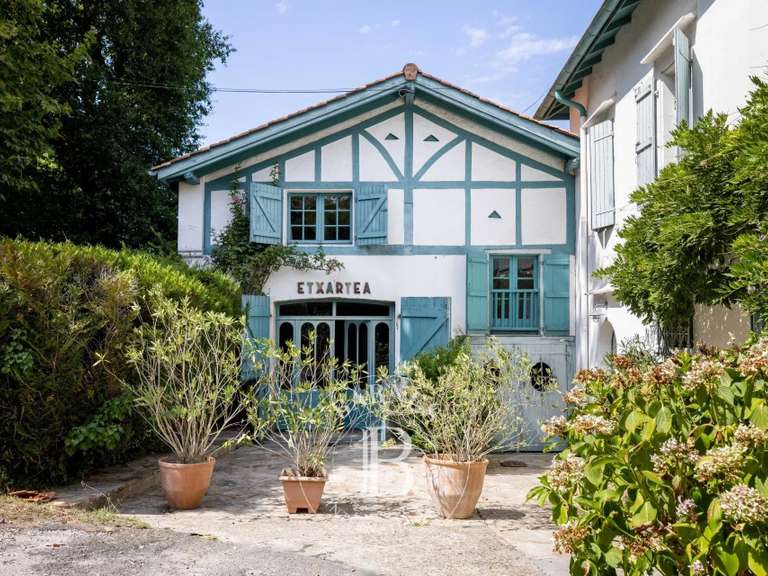 Maison Arbonne - 6 chambres - 347m²