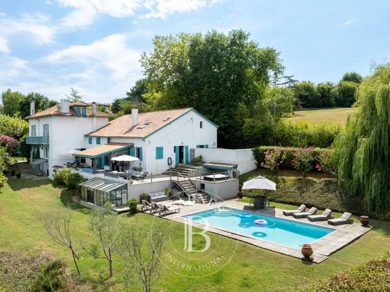 Maison Arbonne - 6 chambres - 347m²