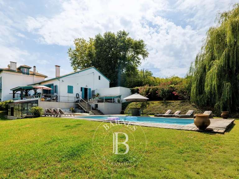 Maison Arbonne - 6 chambres - 347m²