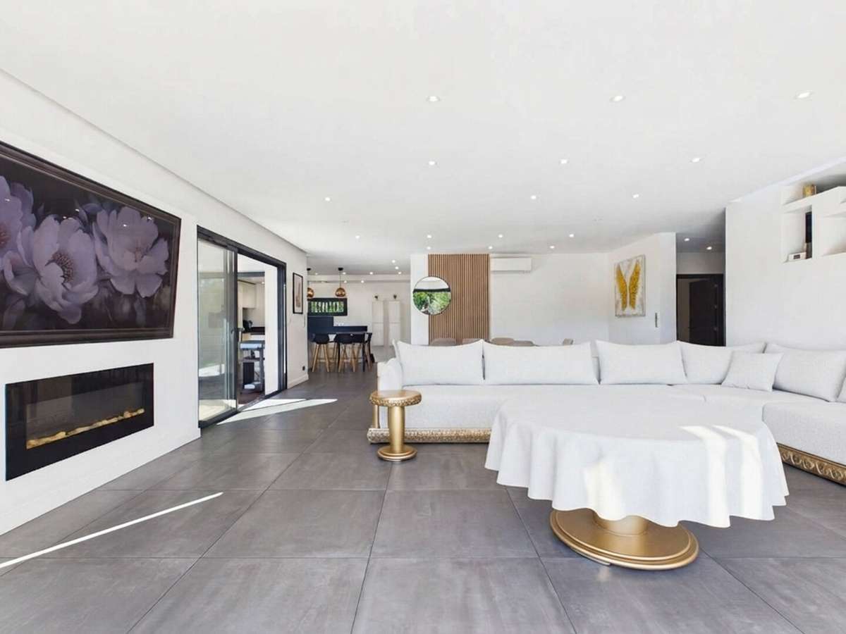 House Arbonne