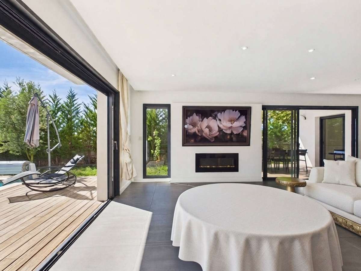 House Arbonne