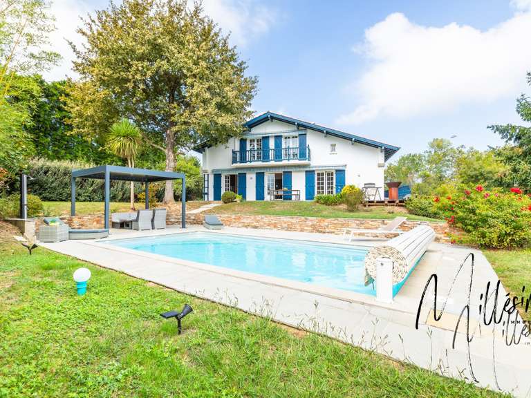 Maison Arbonne - 6 chambres - 200m²