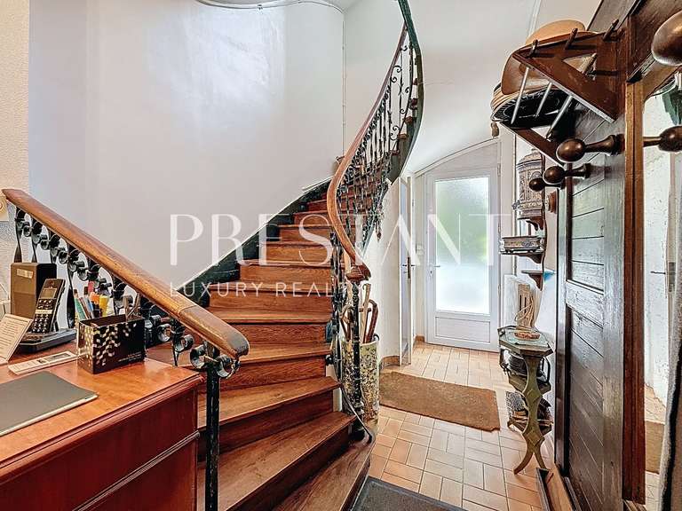 House Arcachon - 5 bedrooms - 204m²