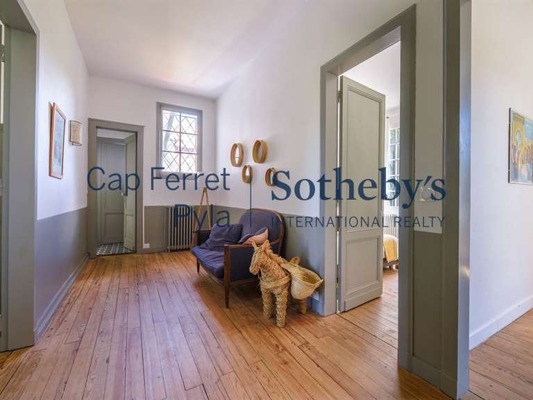 House Arcachon - 7 bedrooms - 221m²