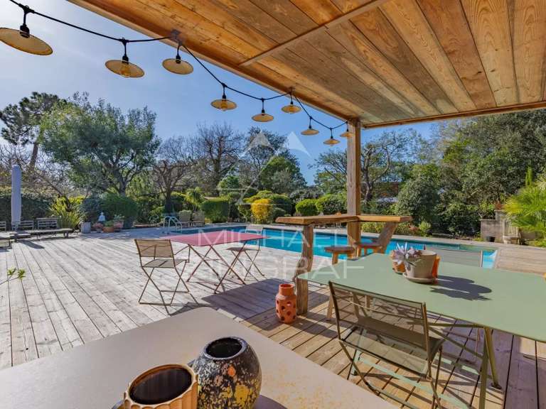 Maison Arcachon - 4 chambres - 207m²