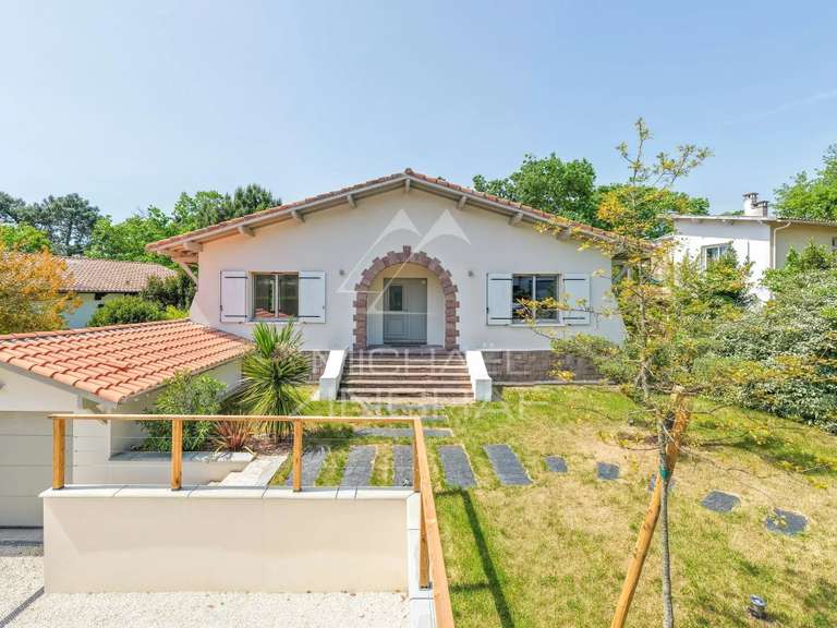House Arcachon - 5 bedrooms - 202m²