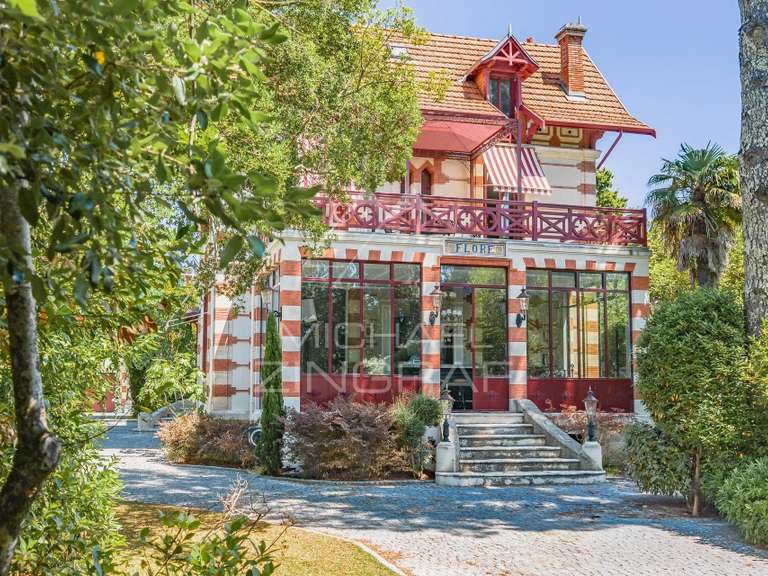 Maison Arcachon - 5 chambres - 296m²