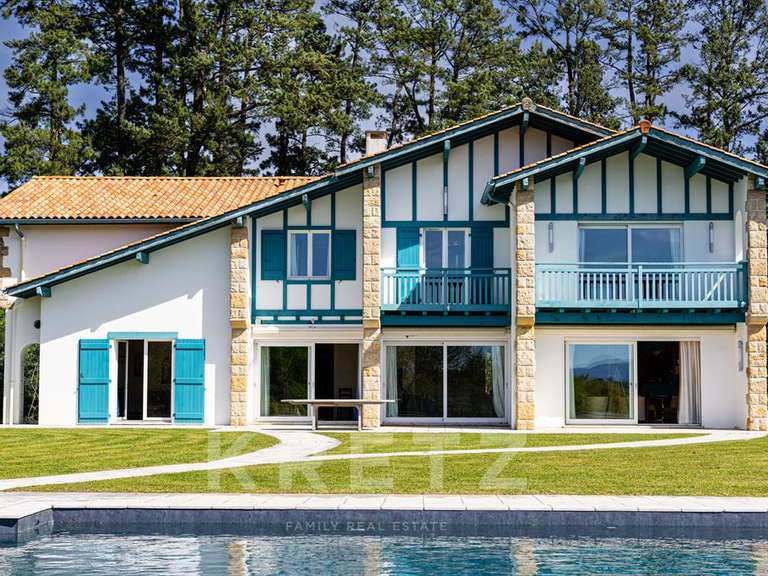 Maison Arcangues - 6 chambres - 315m²