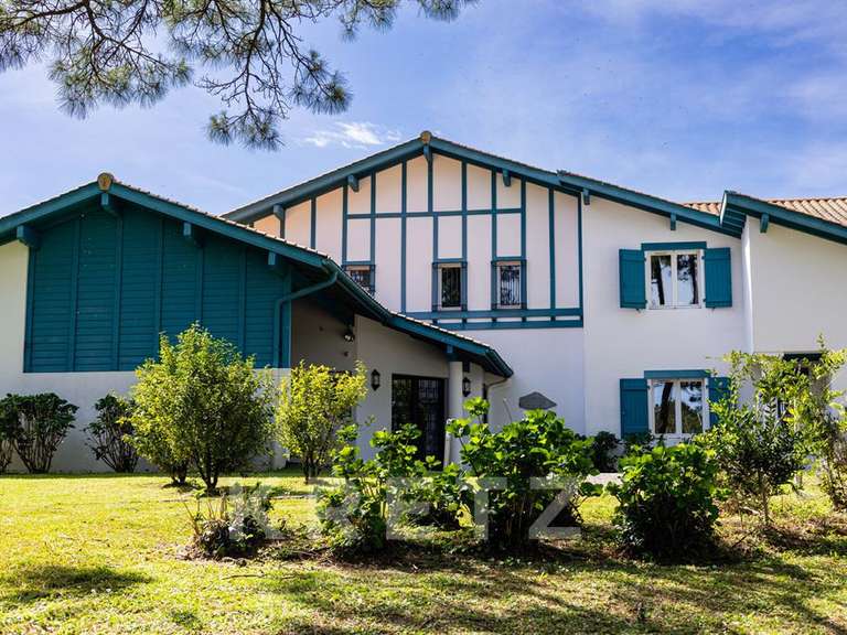 Maison Arcangues - 6 chambres - 315m²