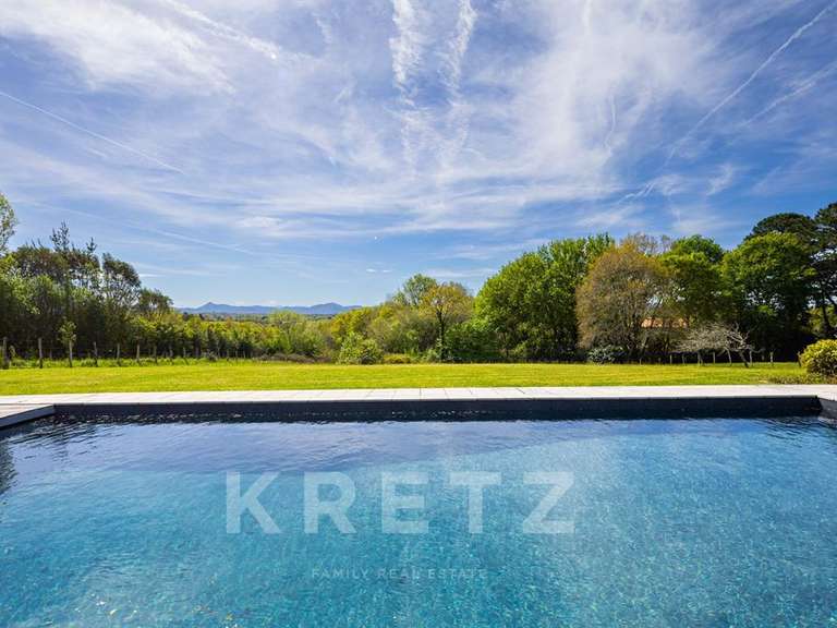Maison Arcangues - 6 chambres - 315m²