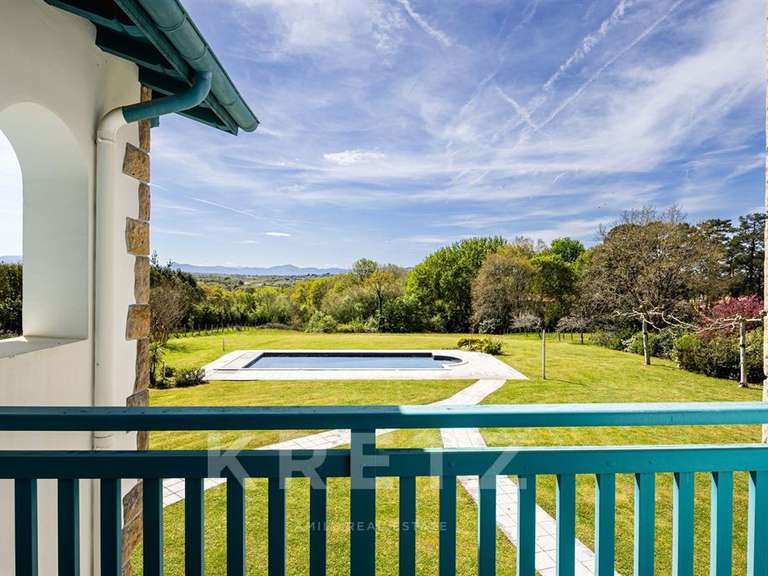 Maison Arcangues - 6 chambres - 315m²