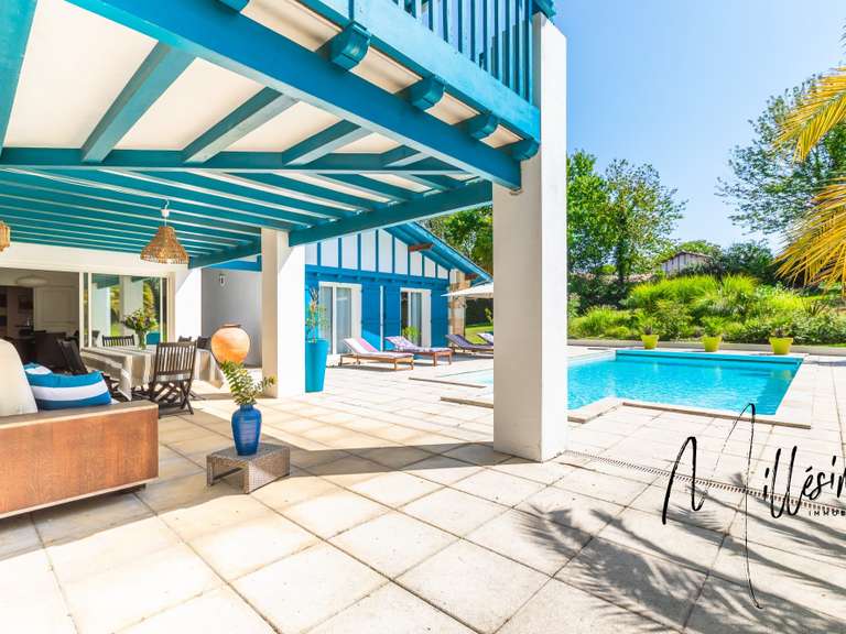 House Arcangues - 5 bedrooms - 300m²
