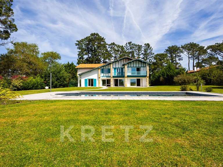 Maison Arcangues - 6 chambres - 315m²