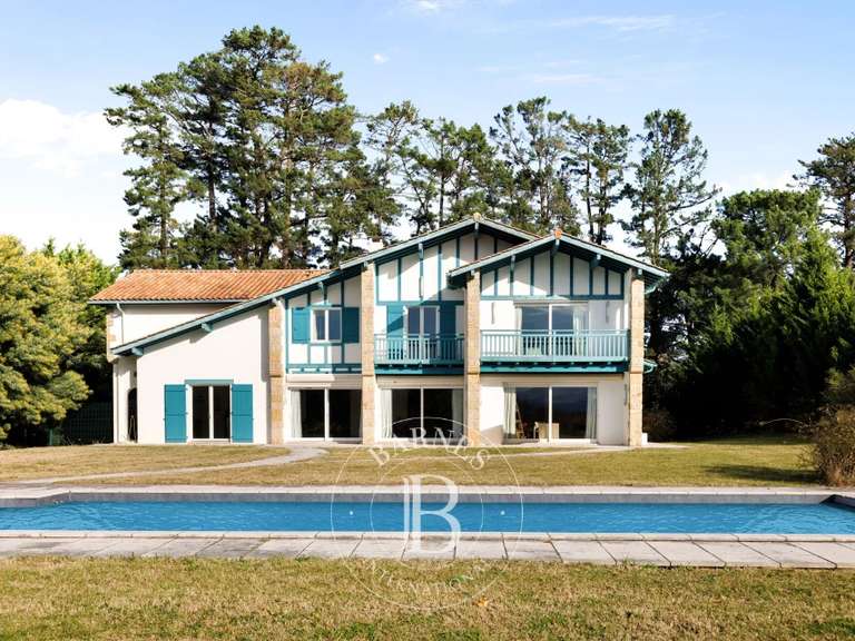 House Arcangues - 6 bedrooms - 312m²