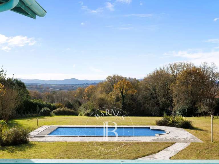 House Arcangues - 6 bedrooms - 312m²