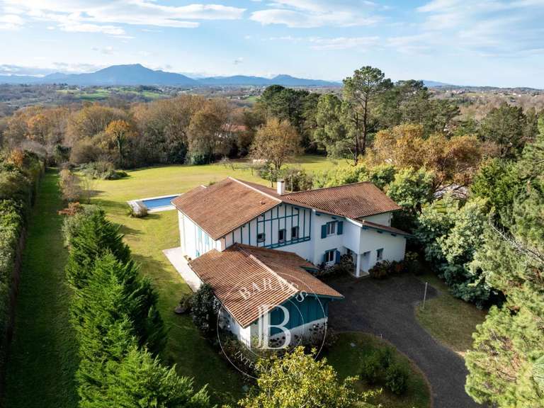 House Arcangues - 6 bedrooms - 312m²