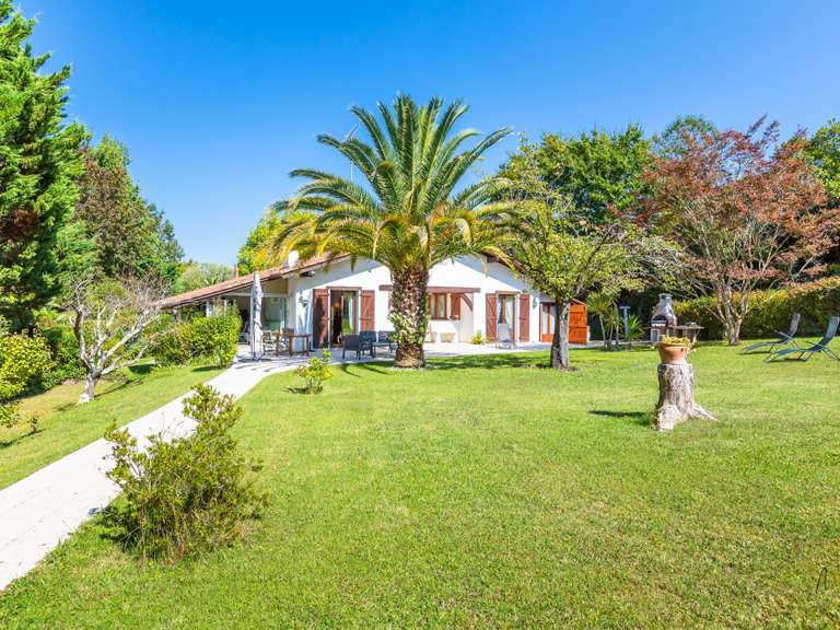 House Arcangues - 4 bedrooms - 136m²