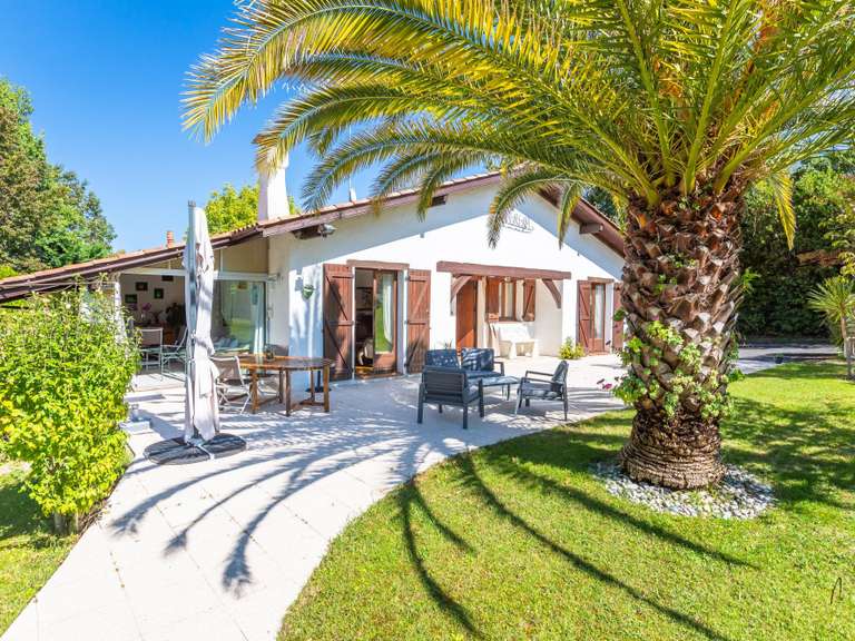 House Arcangues - 4 bedrooms - 136m²