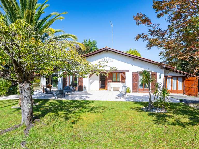 House Arcangues - 4 bedrooms - 136m²