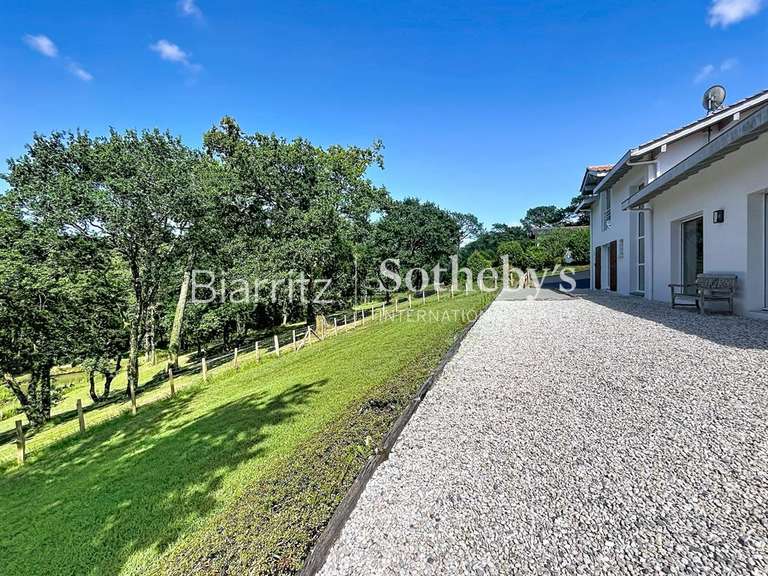 House Arcangues - 4 bedrooms - 154m²