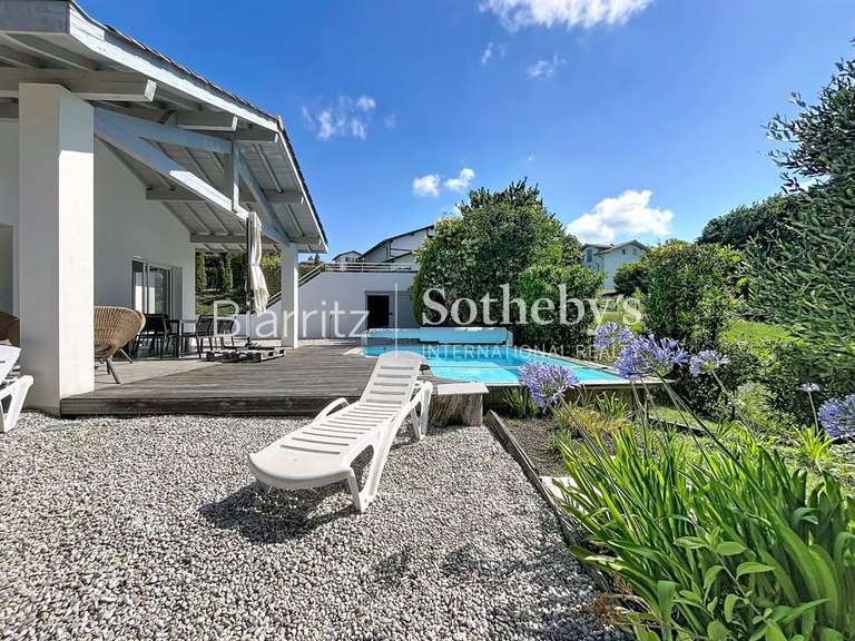 House Arcangues - 4 bedrooms - 154m²