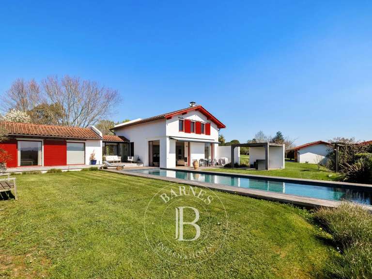 Maison Arcangues - 3 chambres - 220m²