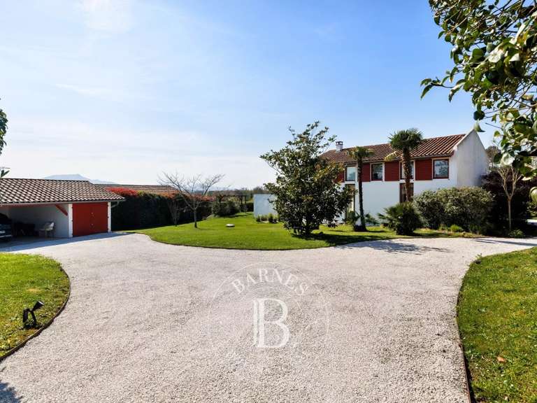 Maison Arcangues - 3 chambres - 220m²