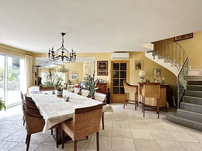 Maison Arcangues - 4 chambres - 161m²