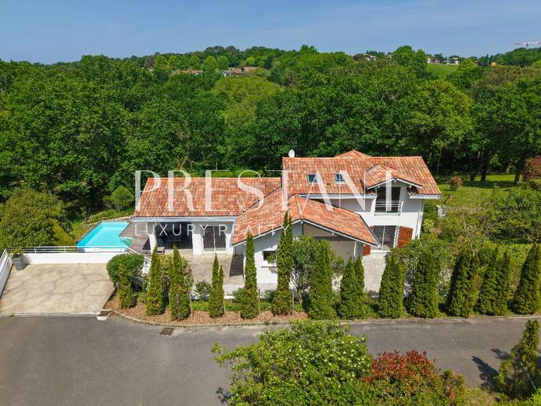 Maison Arcangues - 4 chambres - 152m²