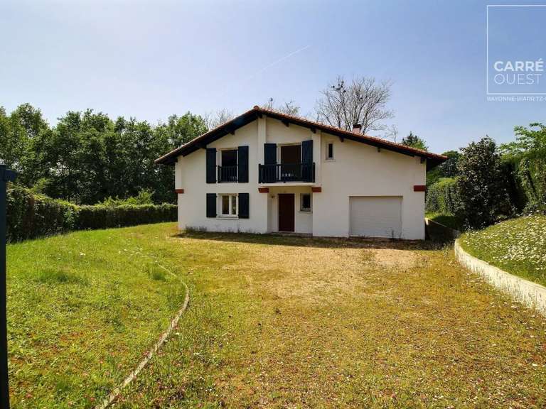 House Arcangues - 3 bedrooms - 158m²