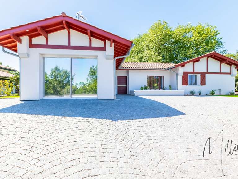 Maison Arcangues - 4 chambres - 214m²