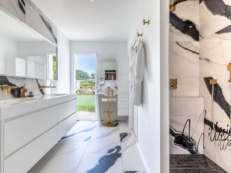 House Arcangues - 4 bedrooms - 214m²