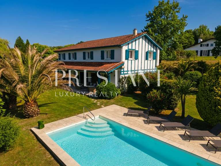 Maison Arcangues - 6 chambres - 270m²