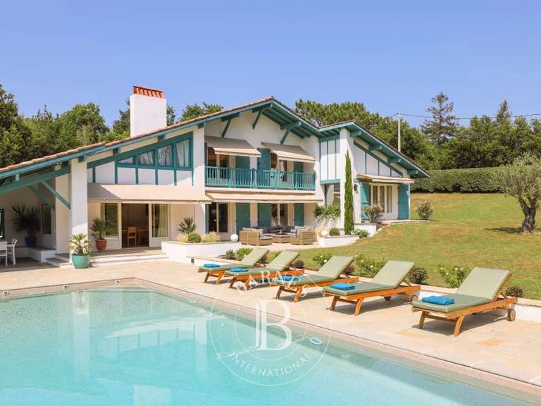 House Arcangues - 6 bedrooms - 380m²